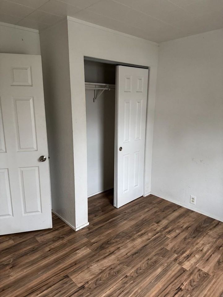 444 N Elm St - Photo 4 of 7