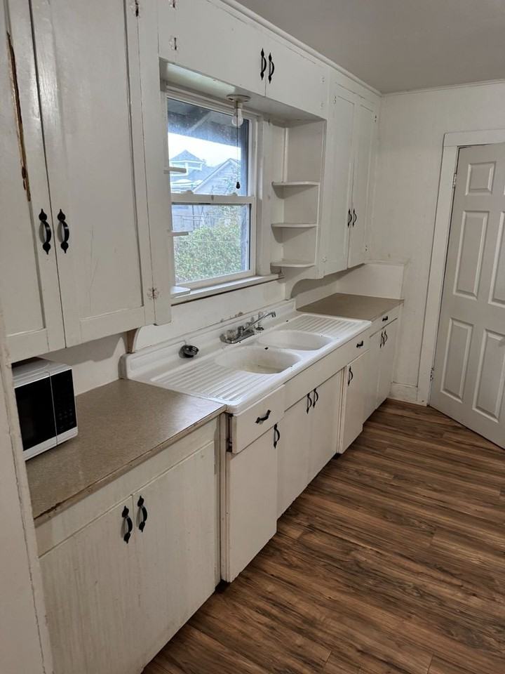 444 N Elm St - Photo 7 of 7