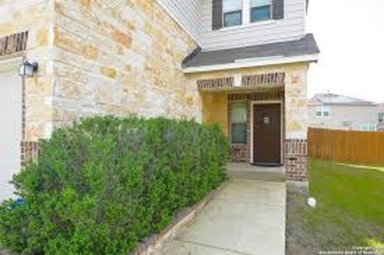 5527 Castle Brook Dr - Photo 2 of 15