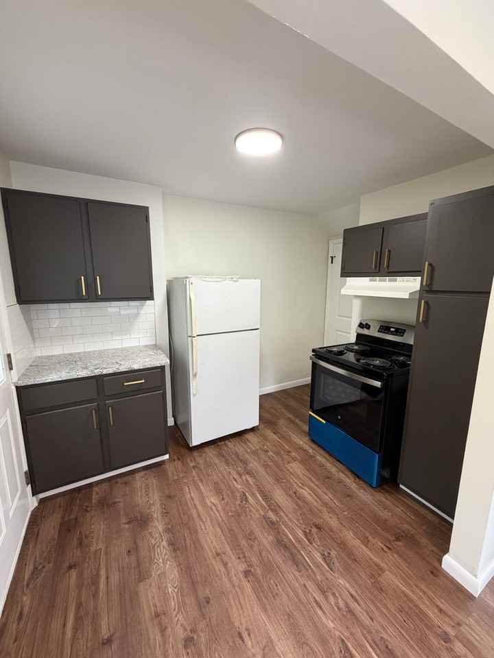 959 Racine Ave - Photo 6 of 13