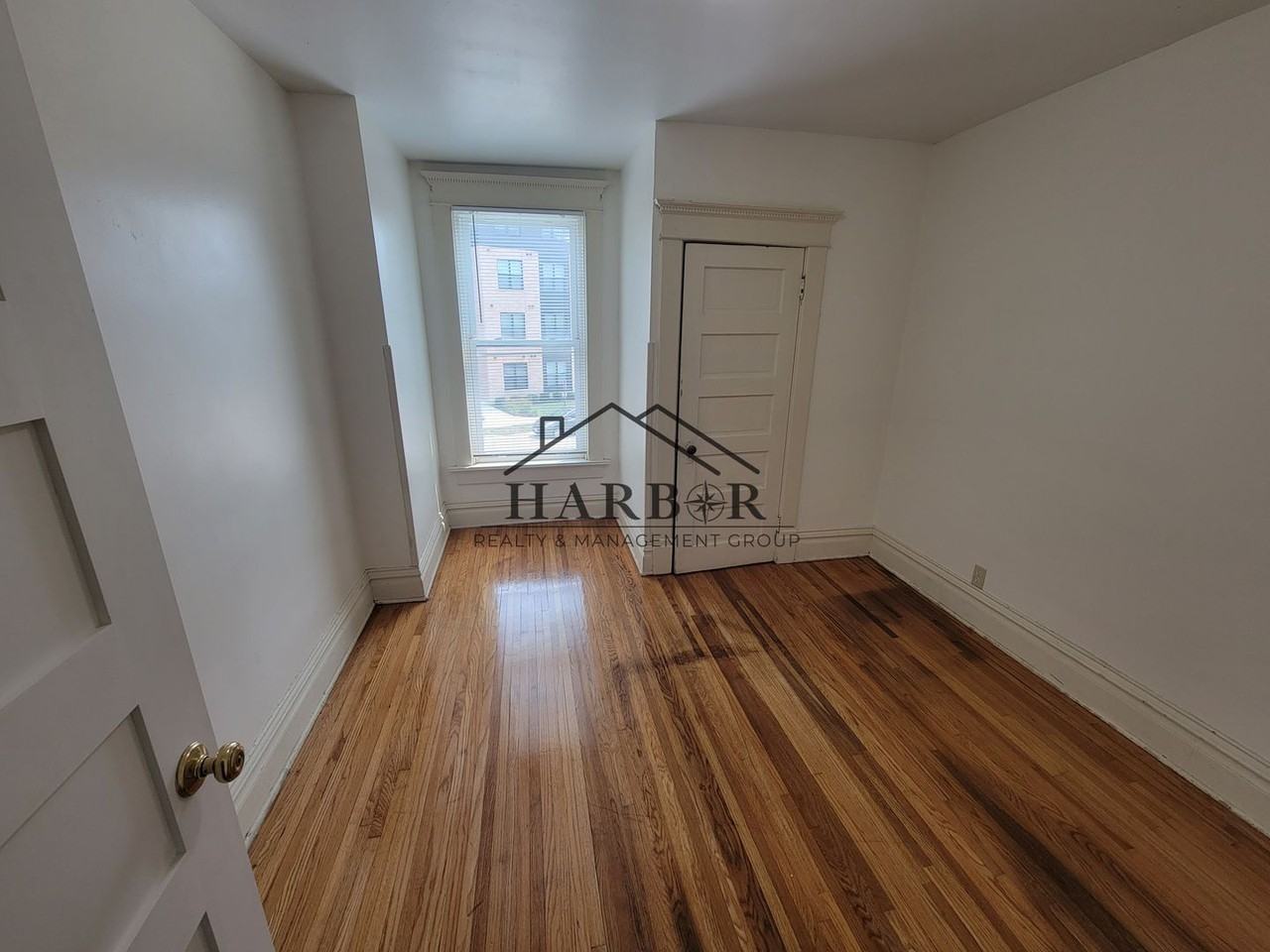 711 1st Dr Nw #B - Photo 4 of 8