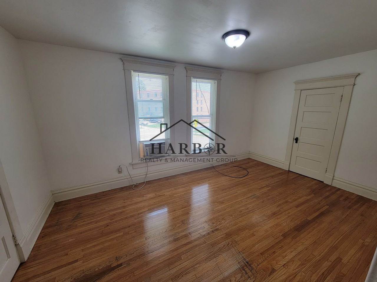 711 1st Dr Nw #B - Photo 7 of 8