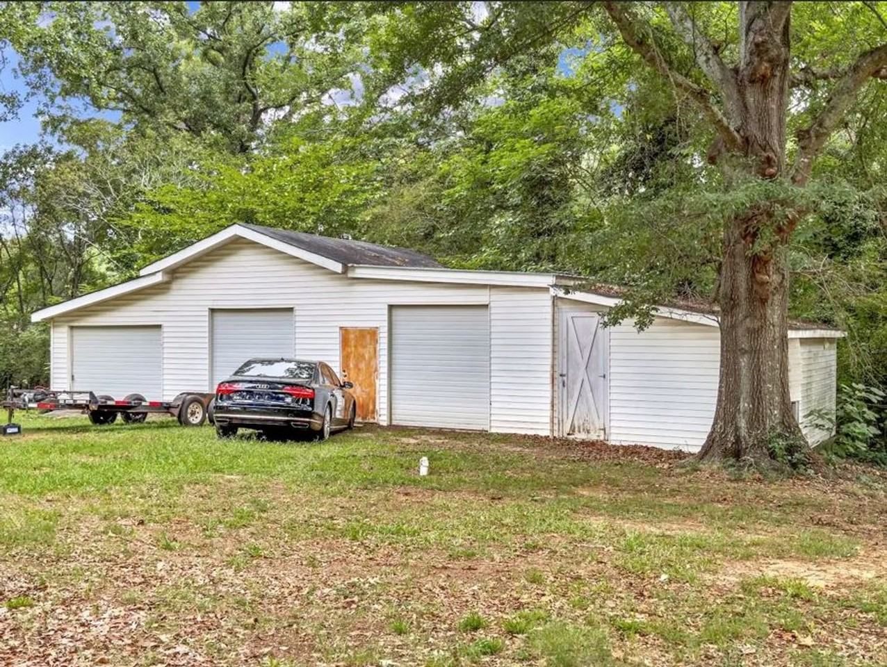 2794 Lake Harbin Rd - Photo 3 of 13