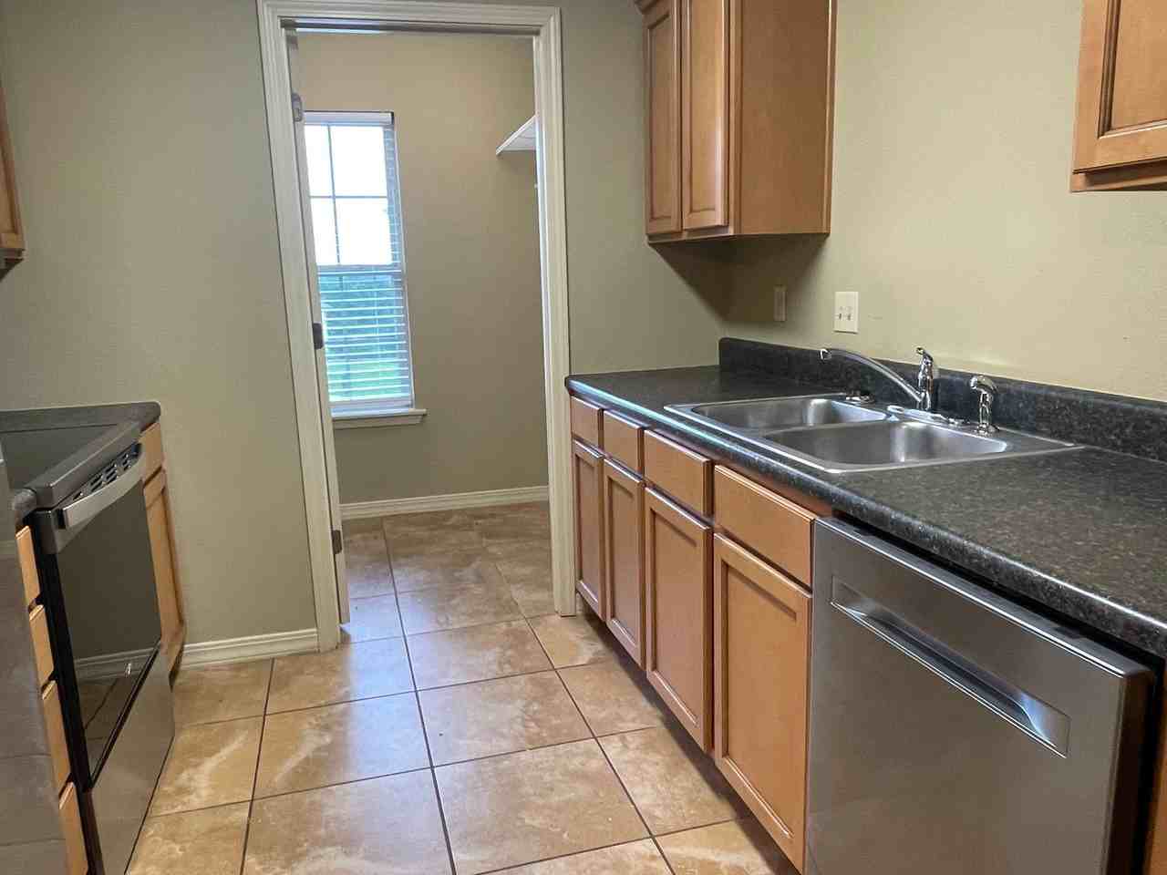 260 Toni Ln #D - Photo 2 of 7