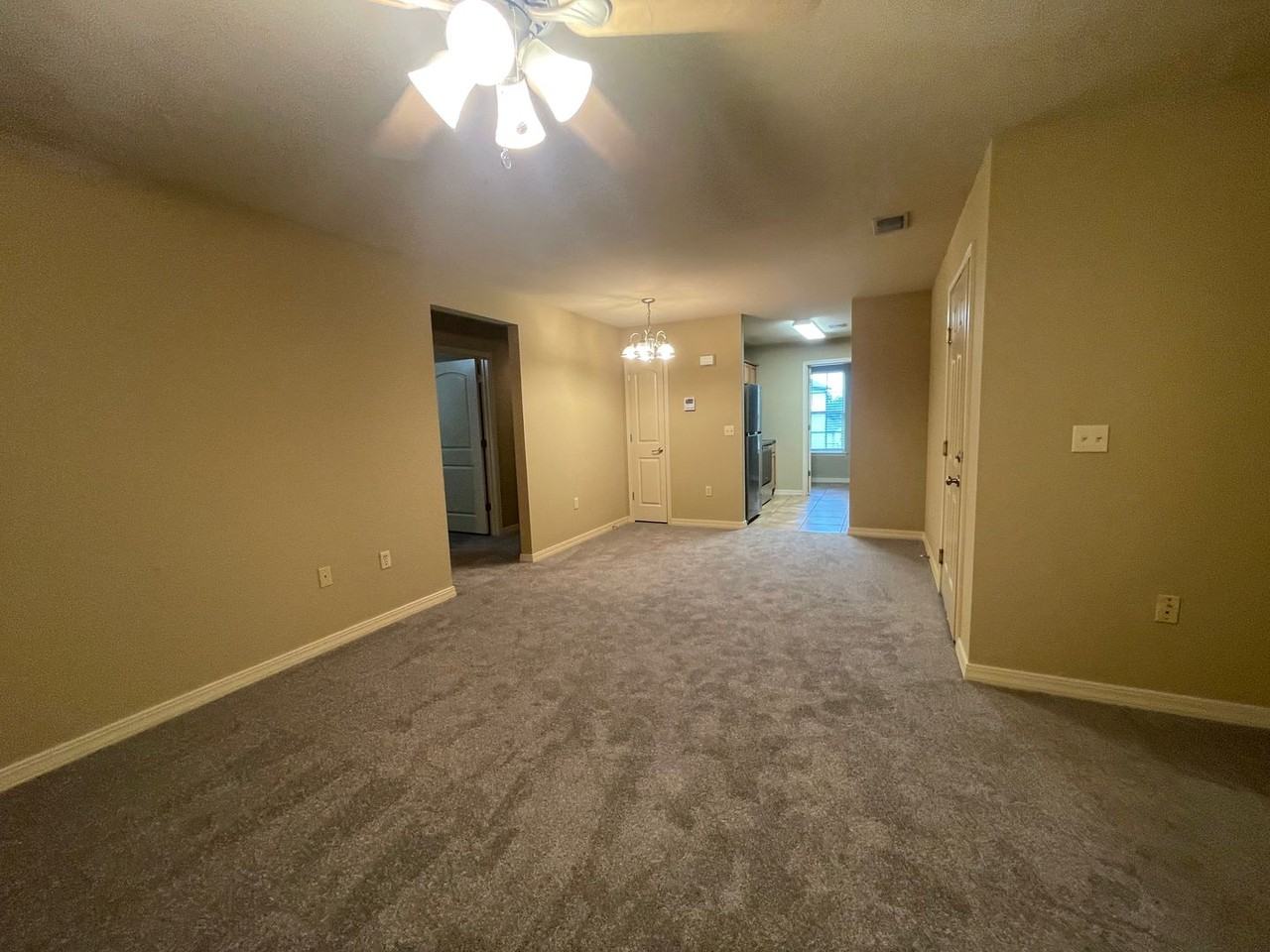 260 Toni Ln #D - Photo 3 of 7