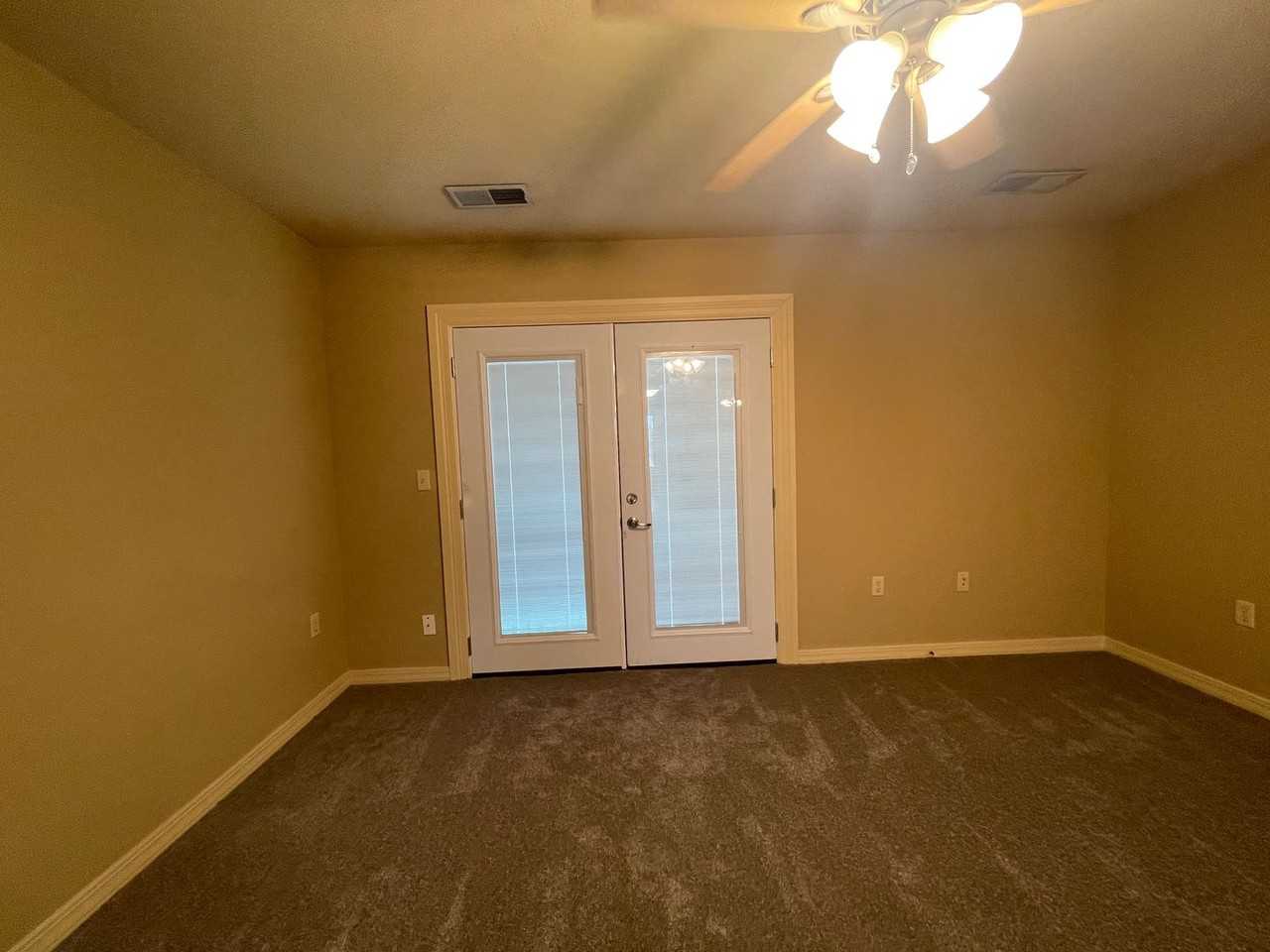 260 Toni Ln #D - Photo 4 of 7