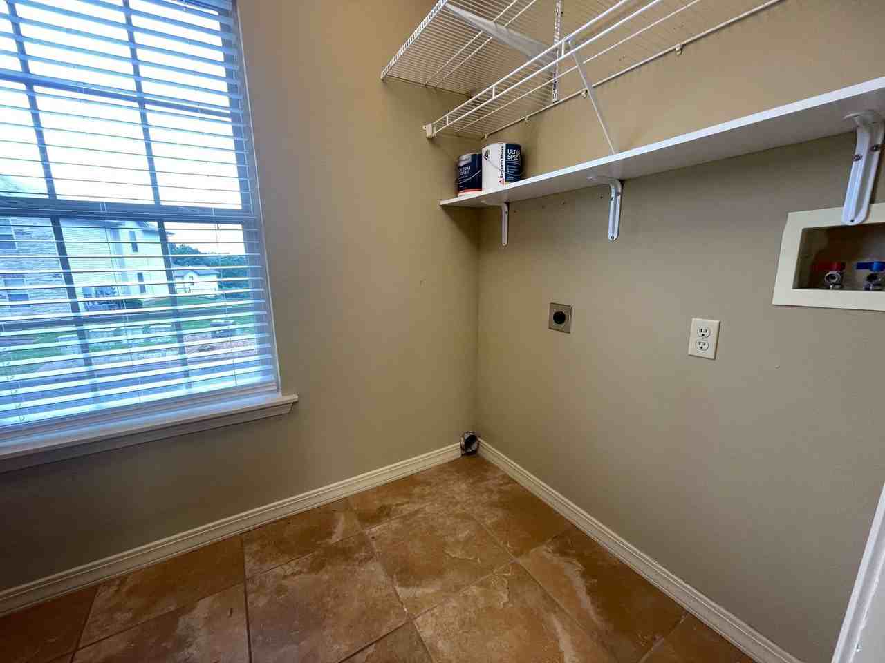 260 Toni Ln #D - Photo 5 of 7