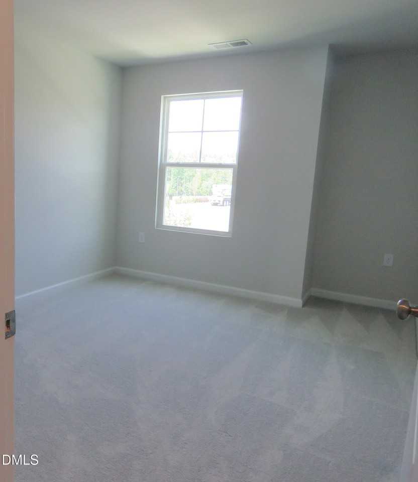 5118 Anamosa St - Photo 6 of 25