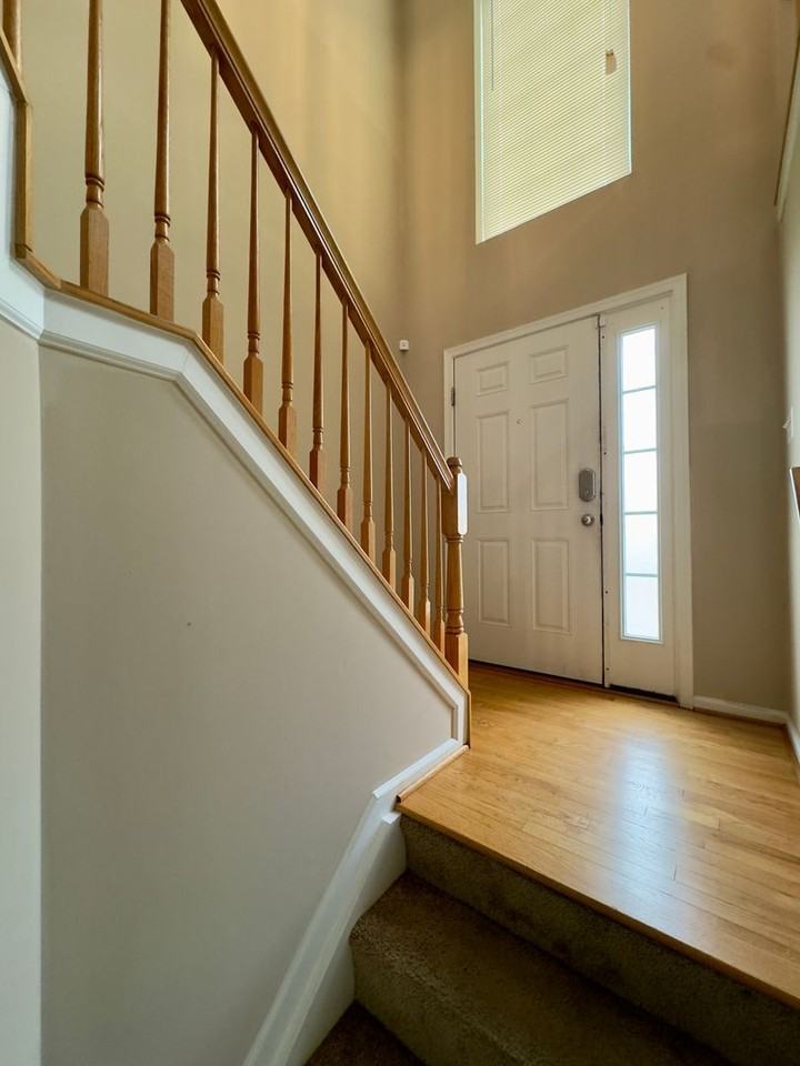 618 Snowberry Way - Photo 5 of 29