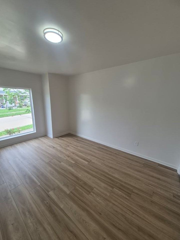 143 Kenton St - Photo 3 of 27