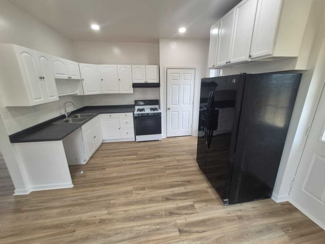 143 Kenton St - Photo 5 of 27