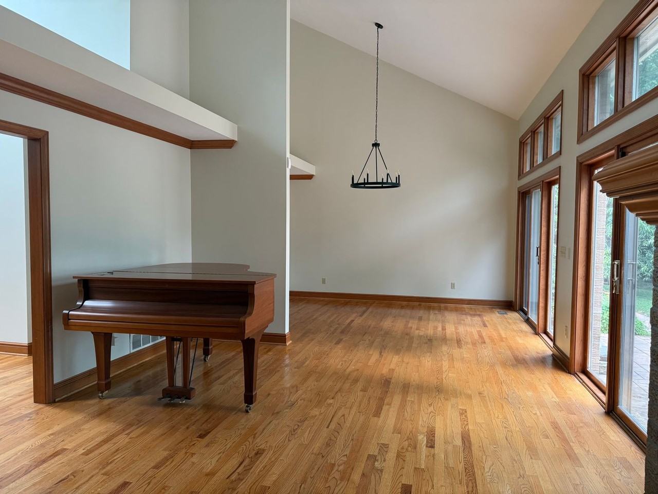 5201 Karrington Dr - Photo 4 of 19