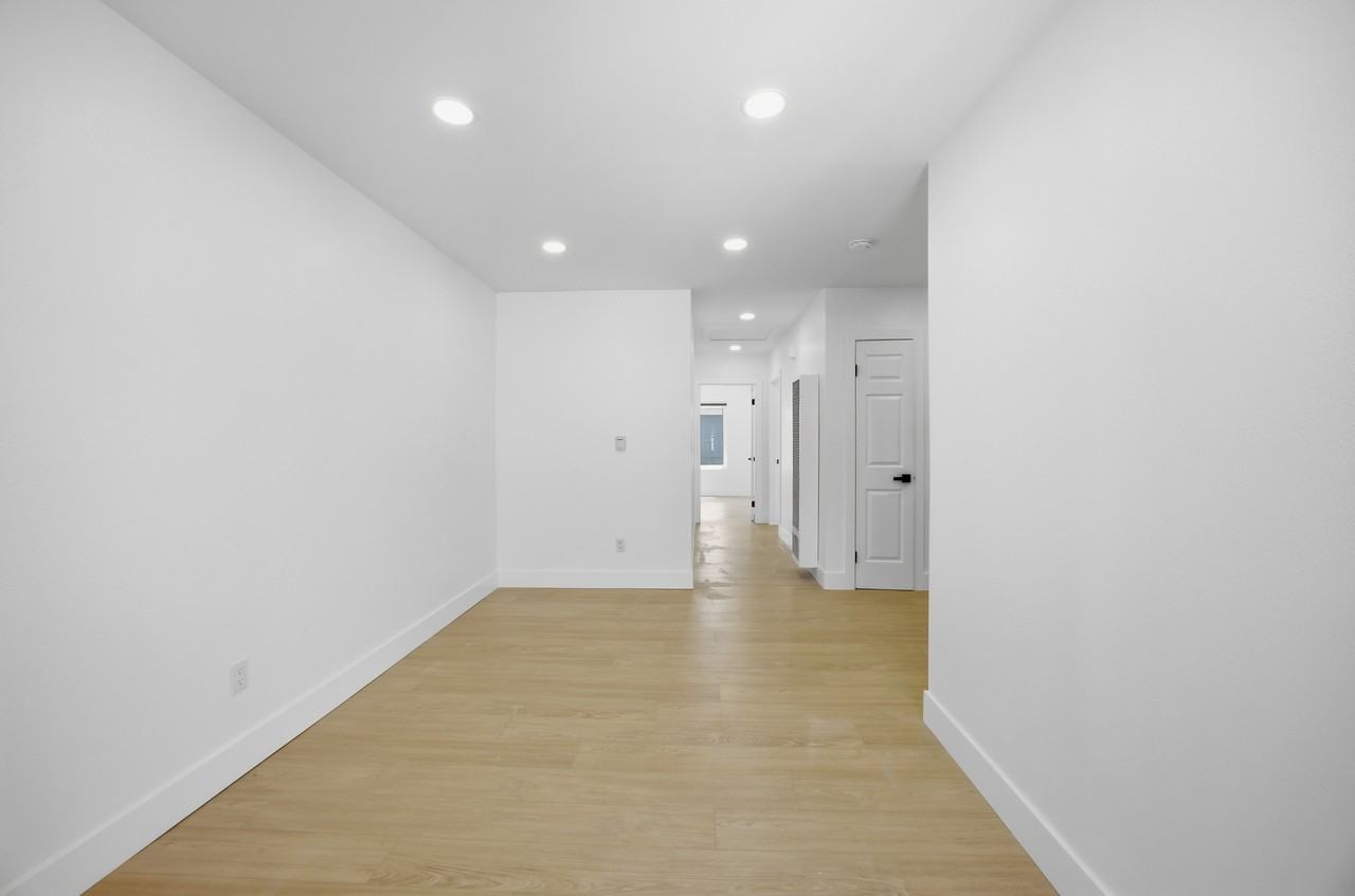 1040 W 165th Pl #3 - Photo 3 of 22