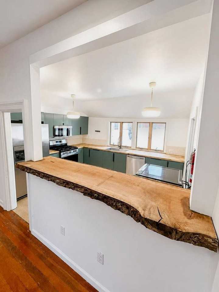 725 Warren St - Photo 2 of 10