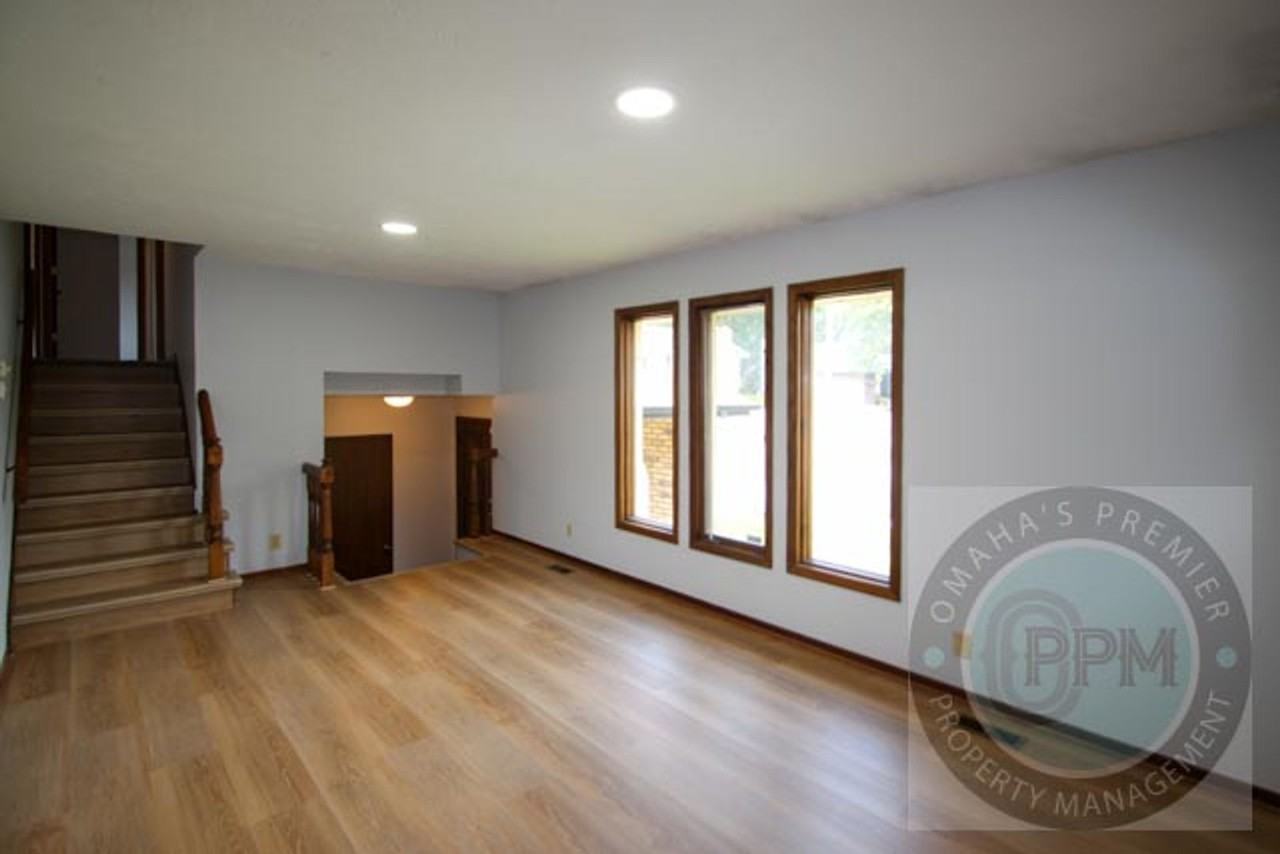 5614 N 116th Avenue Cir - Photo 2 of 39