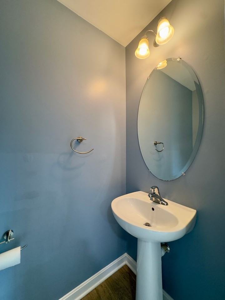 130 Mohegan Dr - Photo 6 of 32