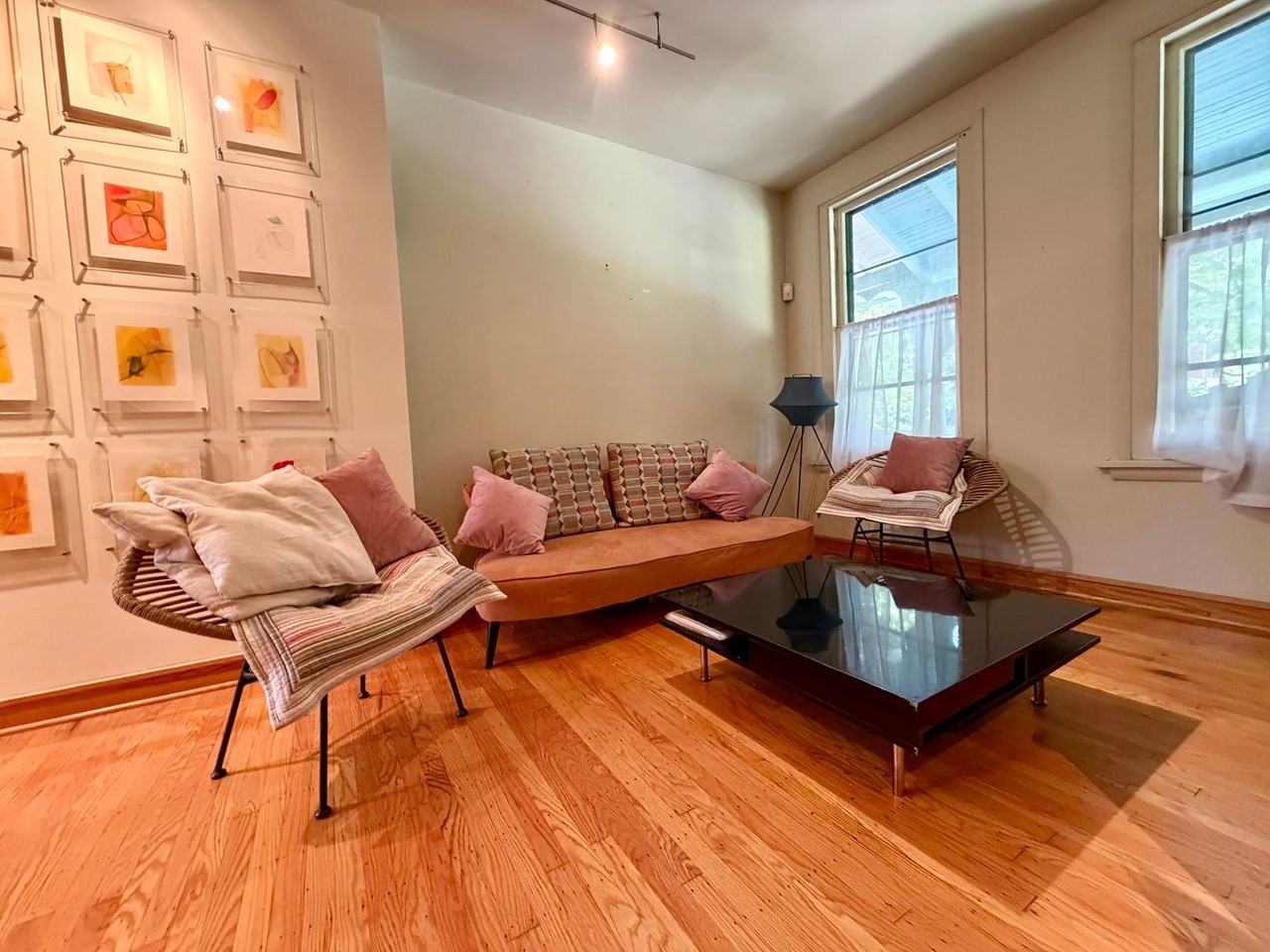 4518 Regent St - Photo 4 of 40