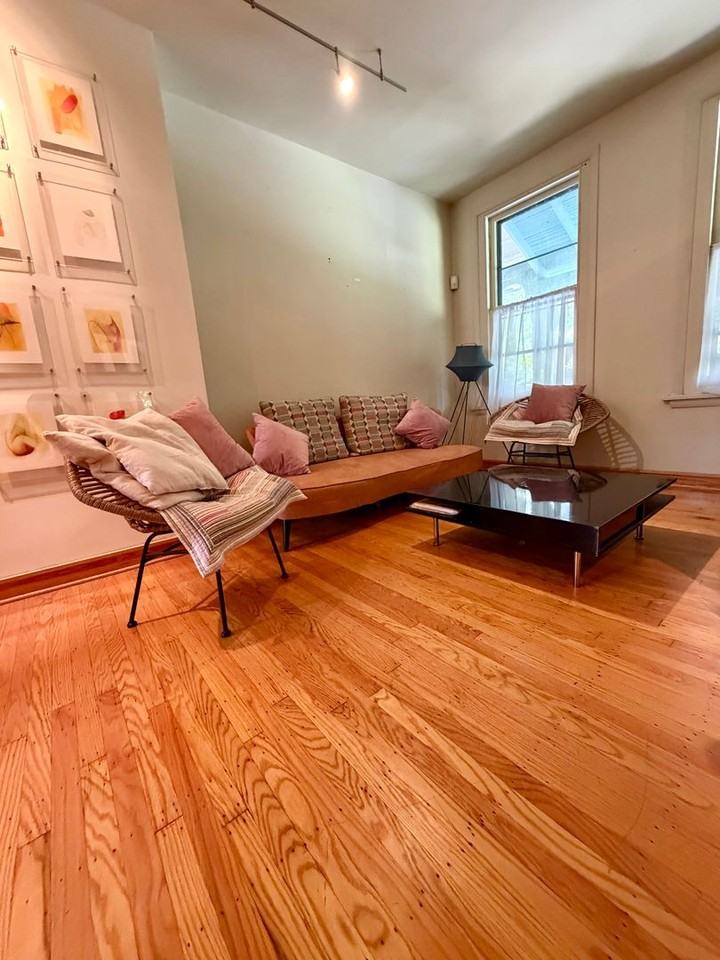 4518 Regent St - Photo 5 of 40