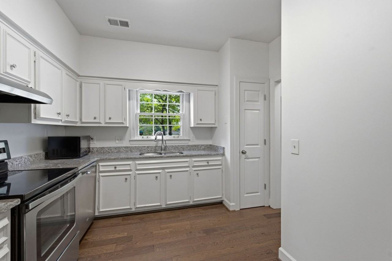 115 Westwood Trce - Photo 5 of 27