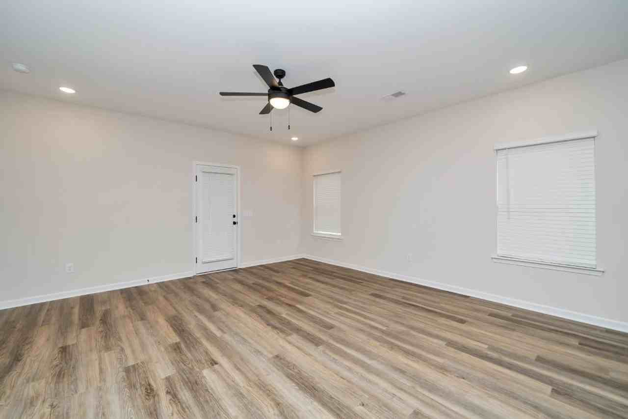 2241 Headrick Rd - Photo 5 of 18