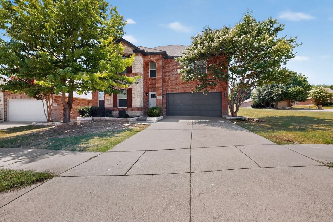 13291 Guerin Dr - Photo 3 of 50