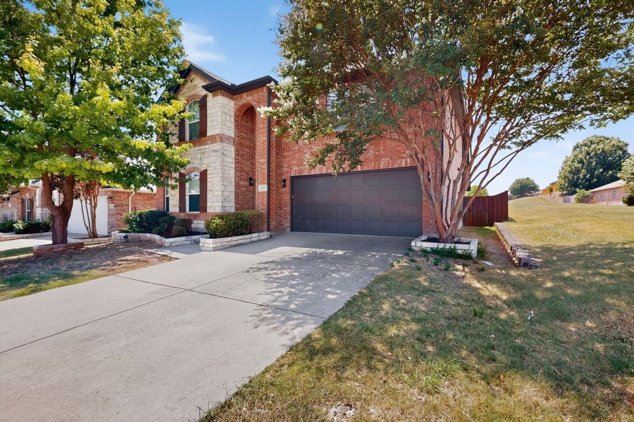 13291 Guerin Dr - Photo 4 of 50