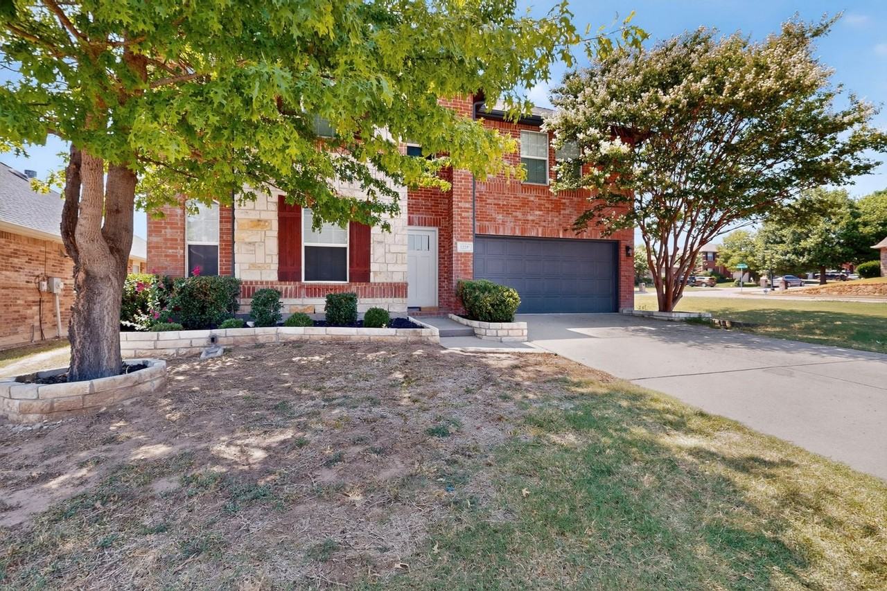 13291 Guerin Dr - Photo 5 of 50