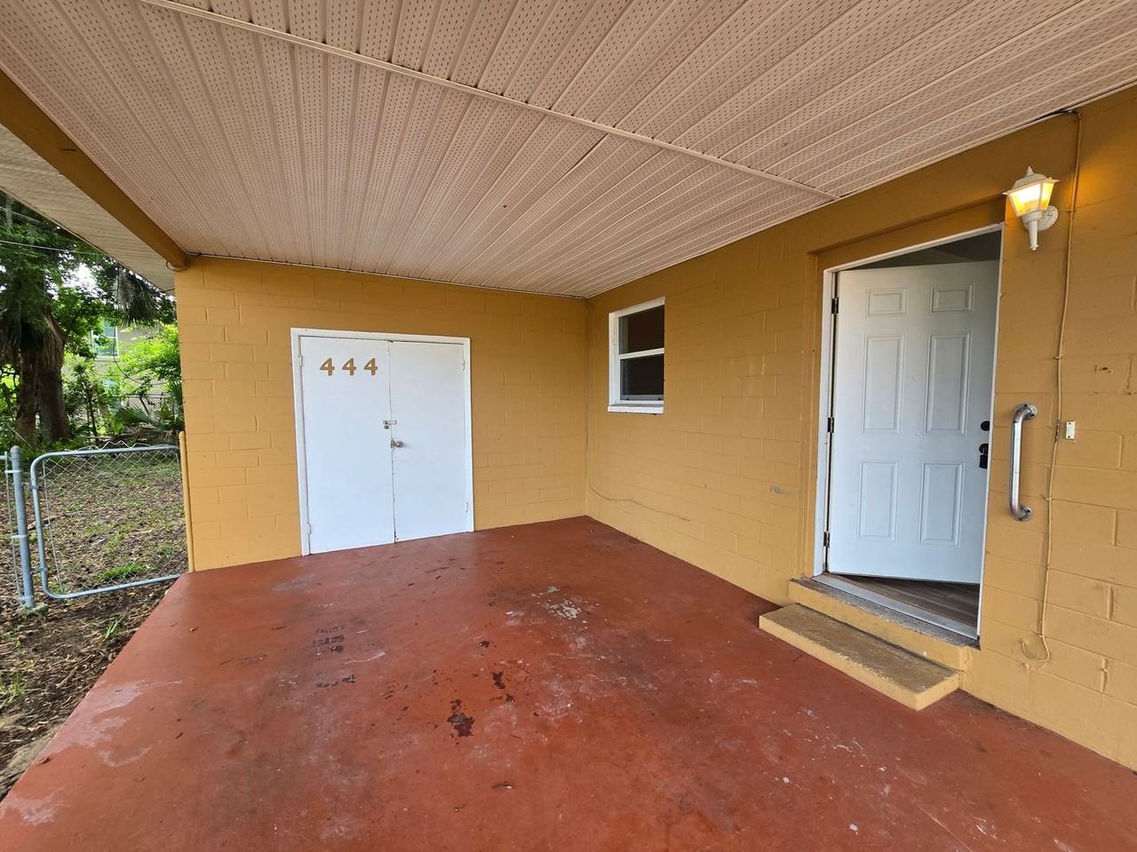 444 S Caroline St - Photo 3 of 18
