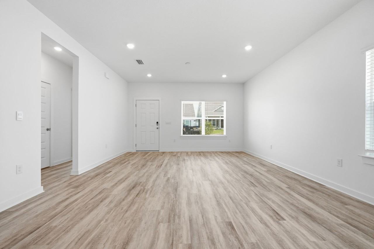 213 Huckleberry St - Photo 5 of 38