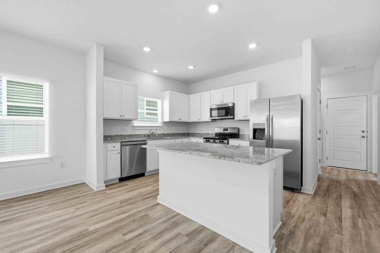 213 Huckleberry St - Photo 6 of 38