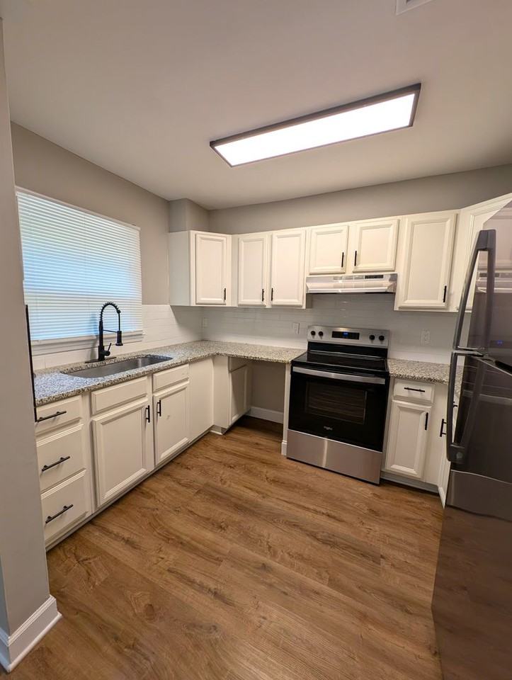311 Skyland Ave #5 - Photo 3 of 14