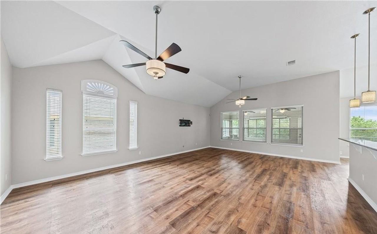 3381 Vineyard Trl - Photo 3 of 25
