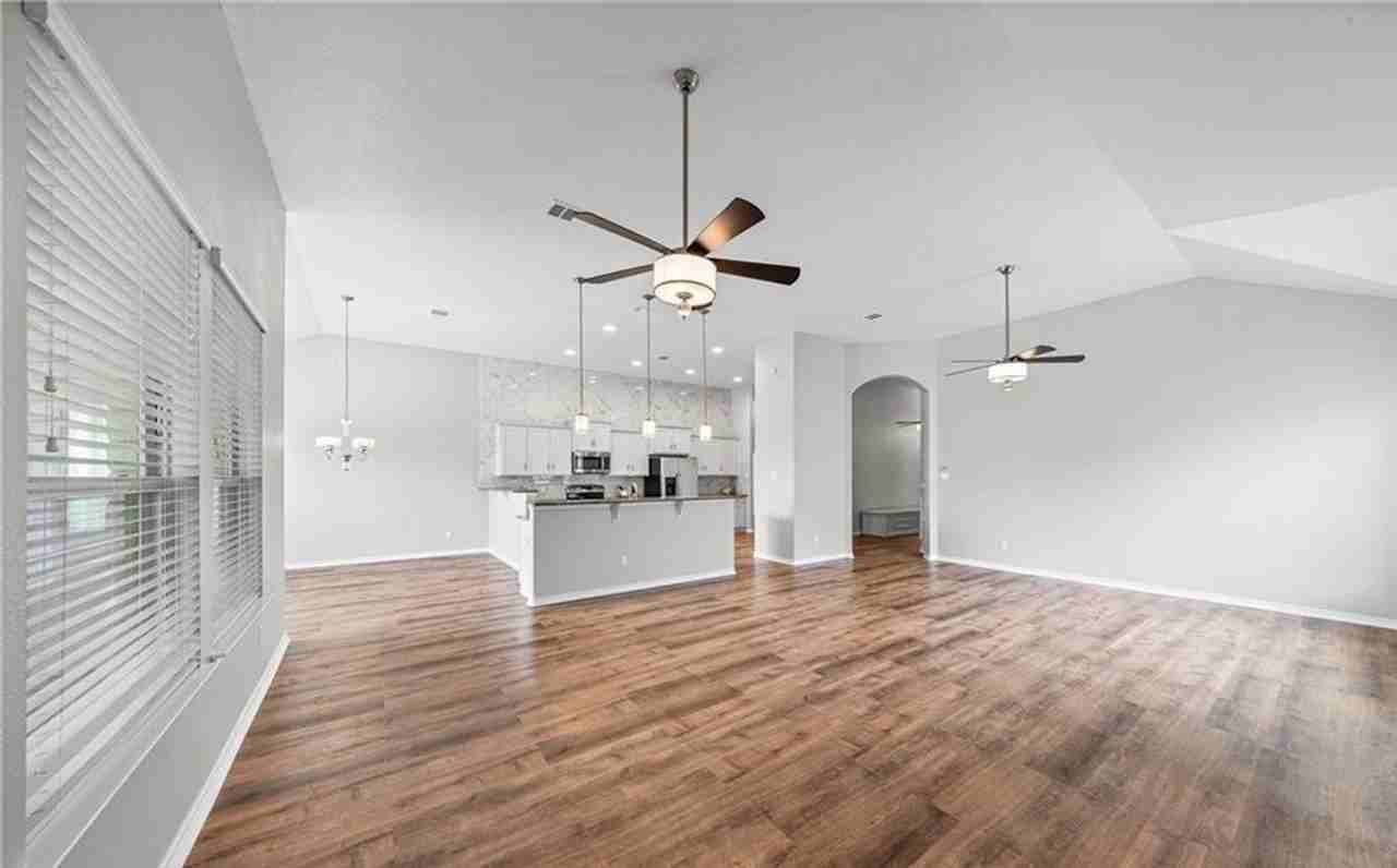 3381 Vineyard Trl - Photo 4 of 25
