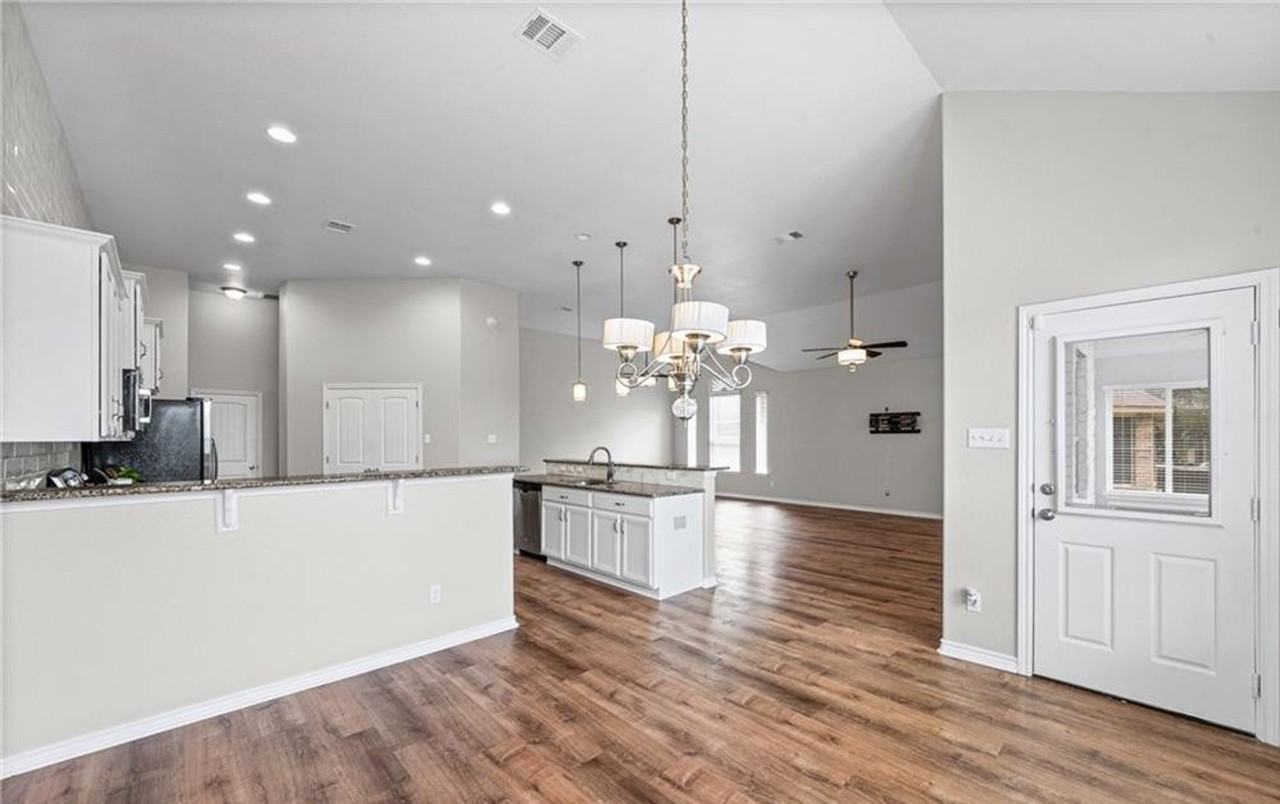 3381 Vineyard Trl - Photo 6 of 25