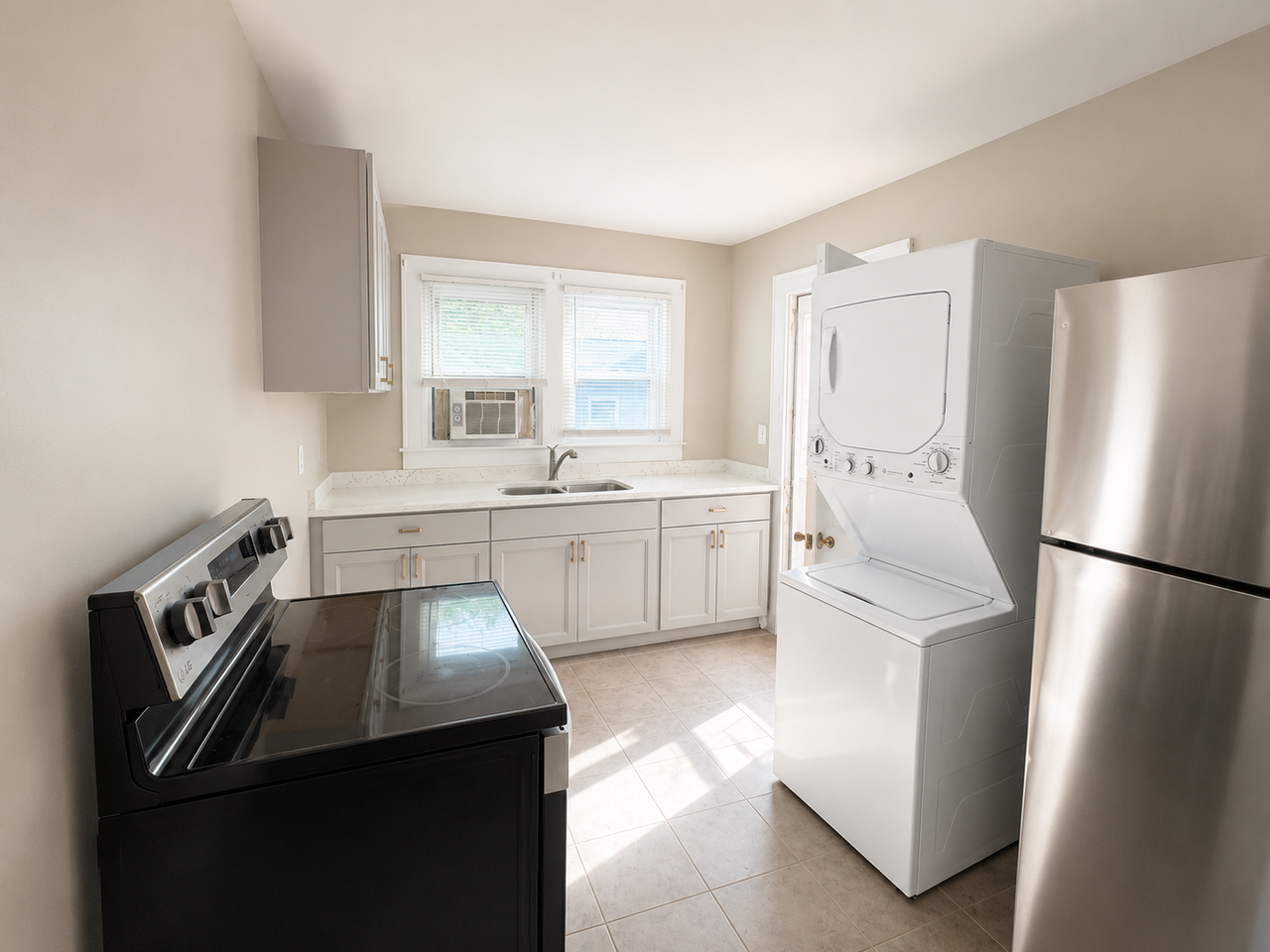 38B Wallace St - Photo 4 of 6
