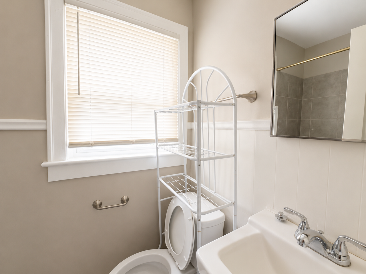 38B Wallace St - Photo 6 of 6