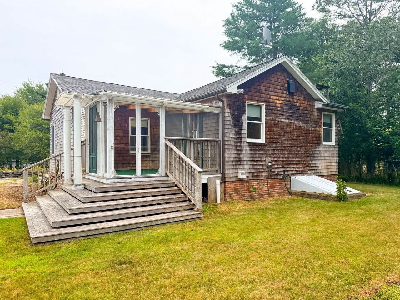 121 Old Schoolhouse Rd - Photo 3 of 24