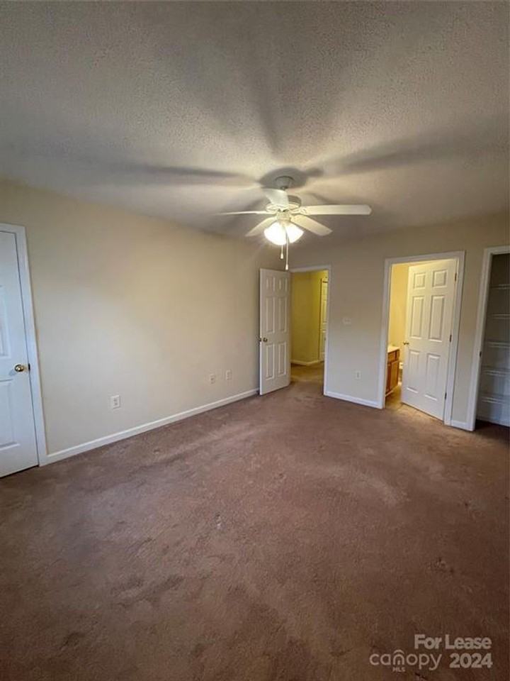 1623 Oak Leaf Dr Nw - Photo 5 of 11