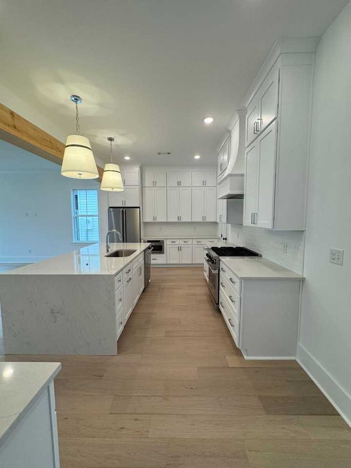 806 Lilla Ln - Photo 7 of 9