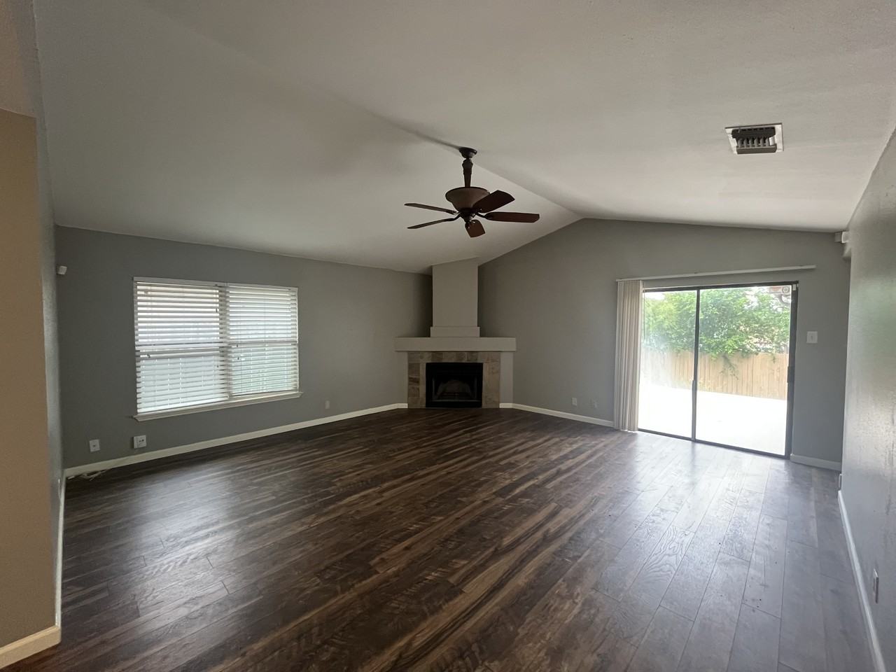 7986 Wayside Trl - Photo 4 of 21