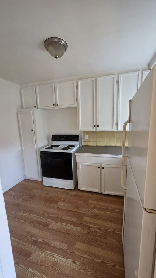 3700 Pasadena St #7 - Photo 4 of 10