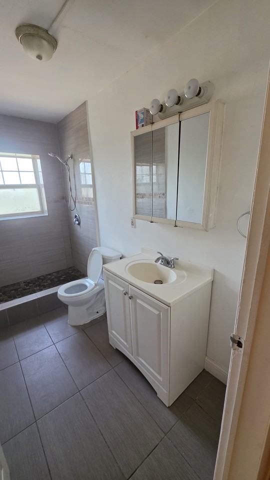 3700 Pasadena St #7 - Photo 6 of 10