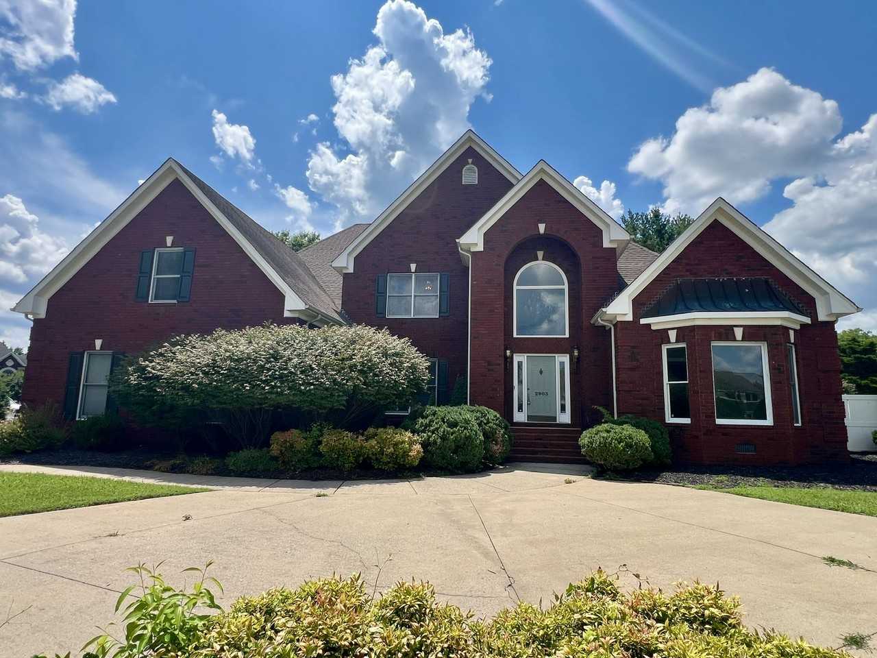 2903 Saint Johns Dr - Photo 2 of 43