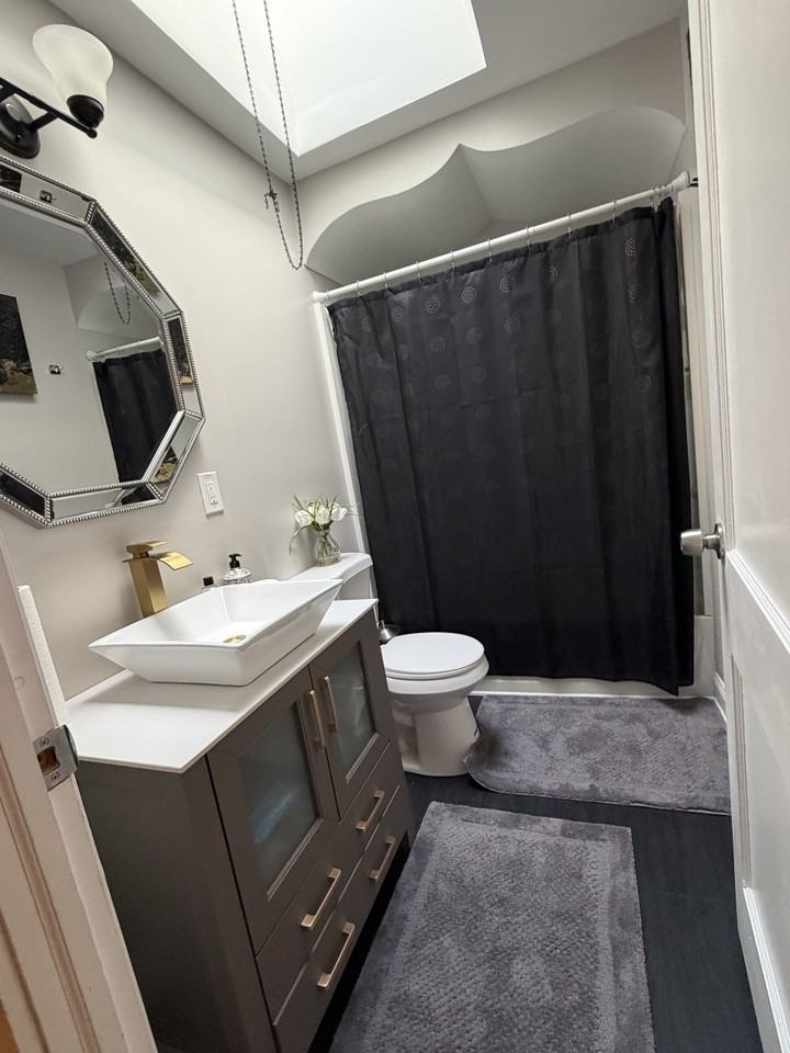 214 W 39th St - Photo 3 of 14