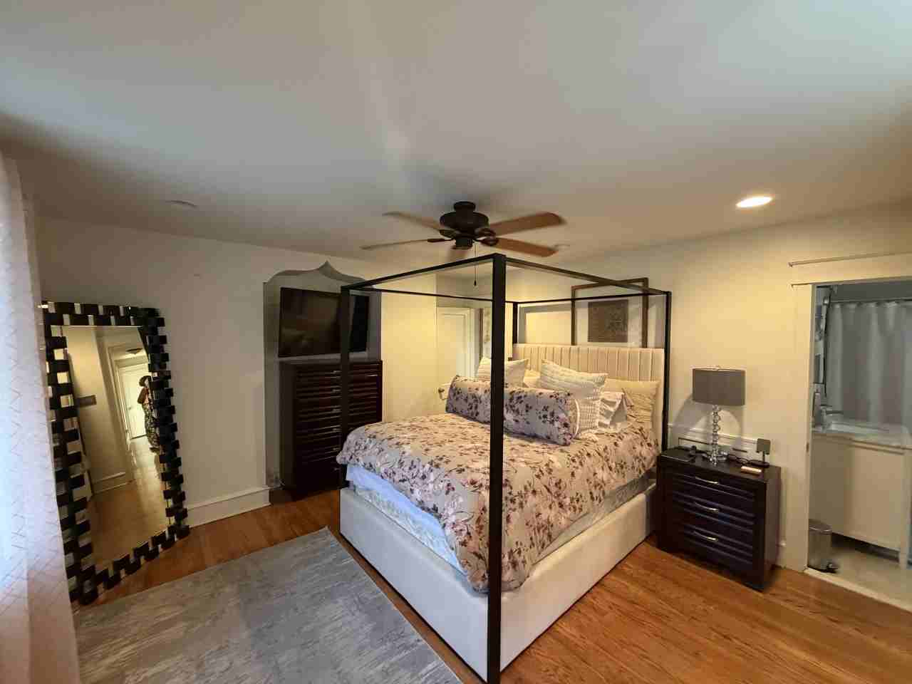 214 W 39th St - Photo 6 of 14