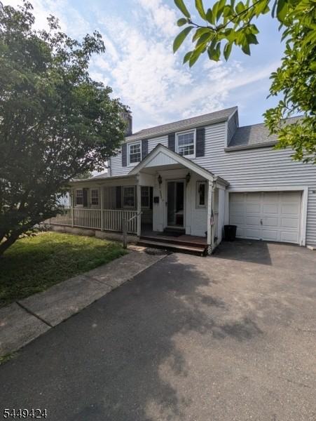 2261 Mountain Ave - Photo 2 of 12