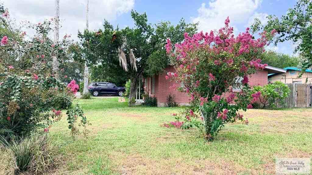 1111 Rosemond Ct - Photo 4 of 19