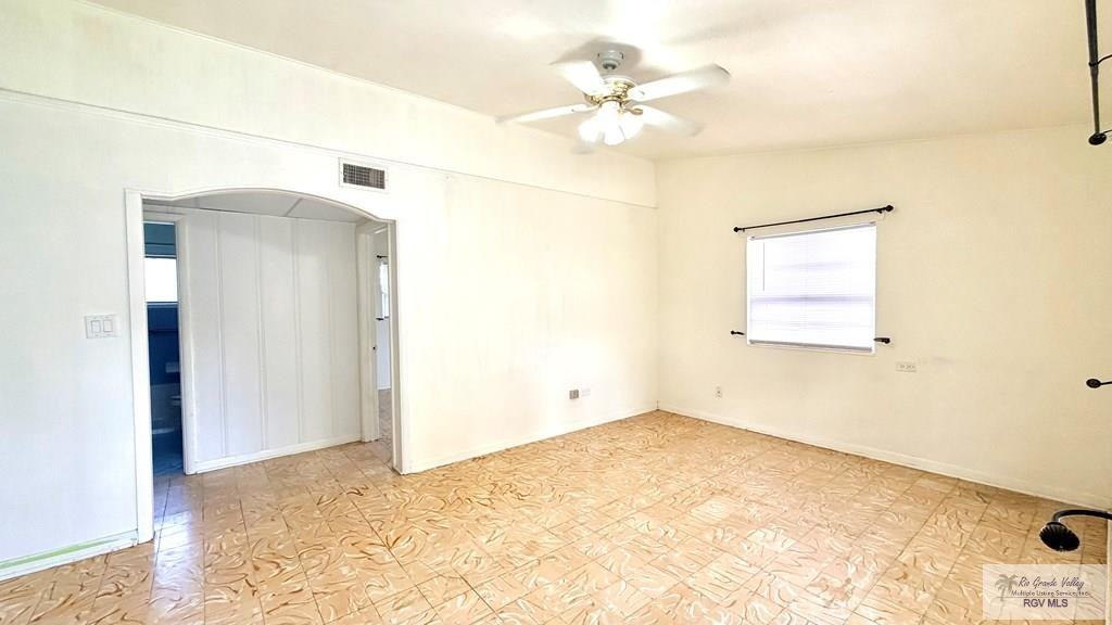1111 Rosemond Ct - Photo 7 of 19