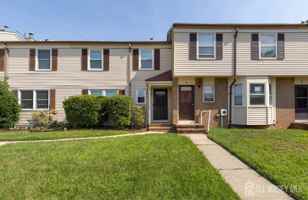 featured image of 3 Tiger Lilly Ct