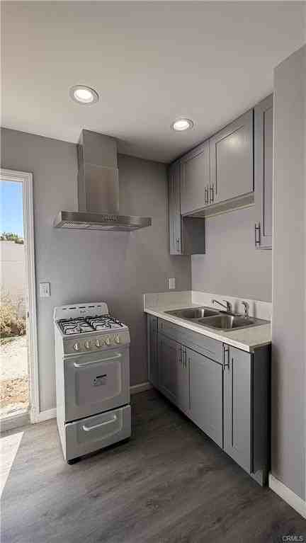 18623 Orange St - Photo 3 of 11